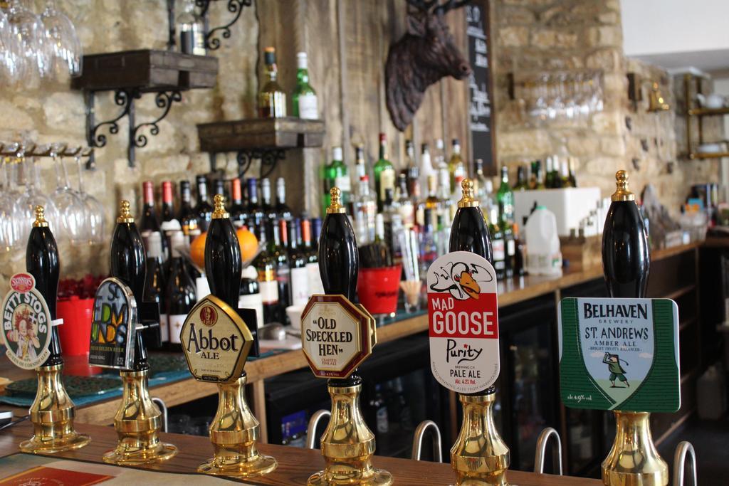 The Woodstock Arms 호텔 외부 사진