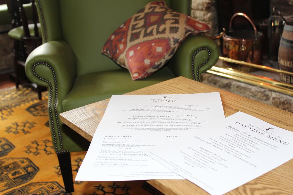The Woodstock Arms 호텔 외부 사진